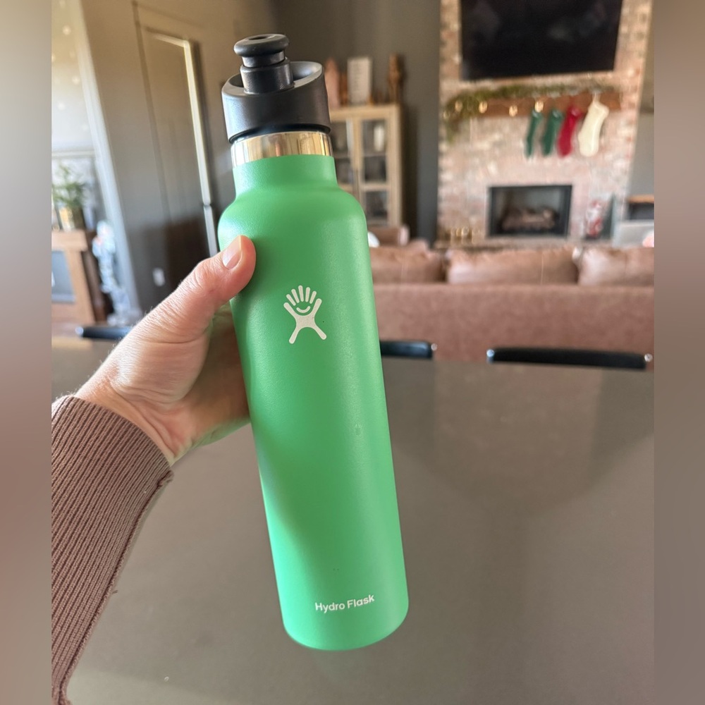 Hydro Flask Mint Green Bottle